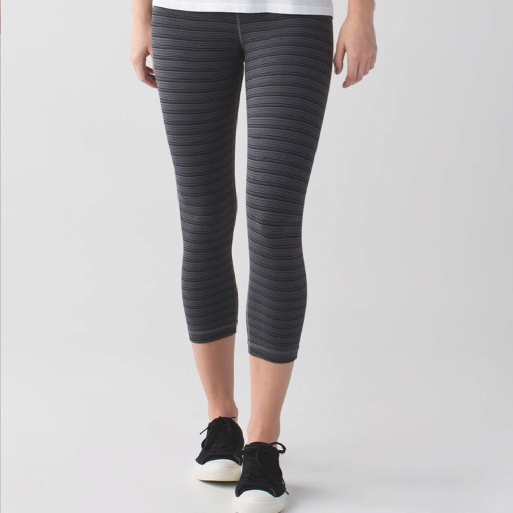 LULULEMON Wunder Under II Gray Crops size 8